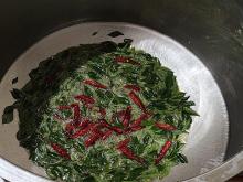 Puliyogare Tadka