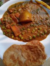 Aloo Mutter + Puri