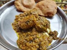 Aloo mutter + Puri